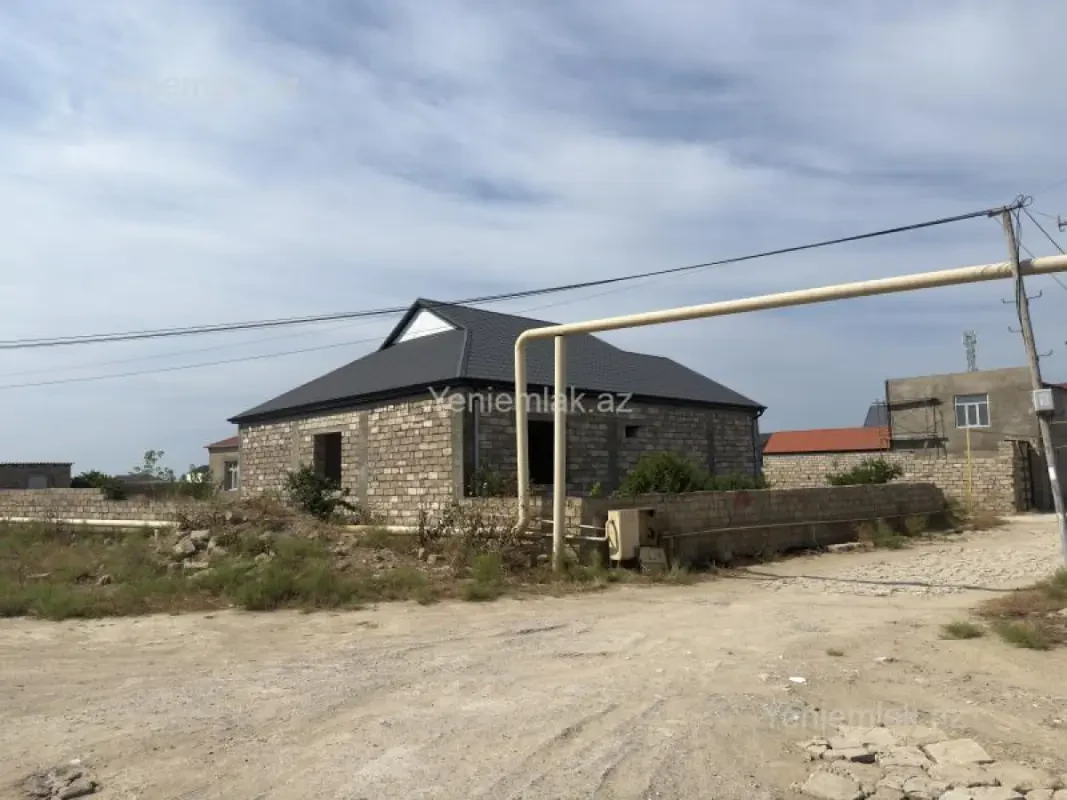 Satılır 5 otaqlı həyət evi 160 m²