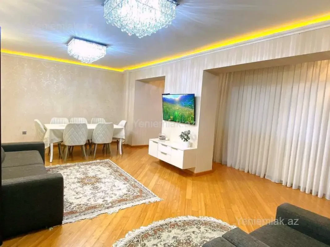 Satılır 4 otaqlı köhnə tikili 100.5 m²