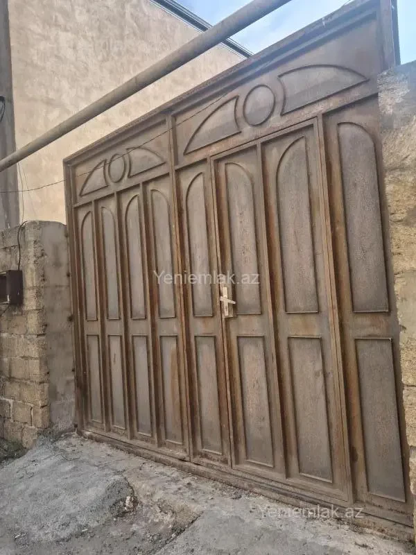 Satılır 4 otaqlı həyət evi 137 m²