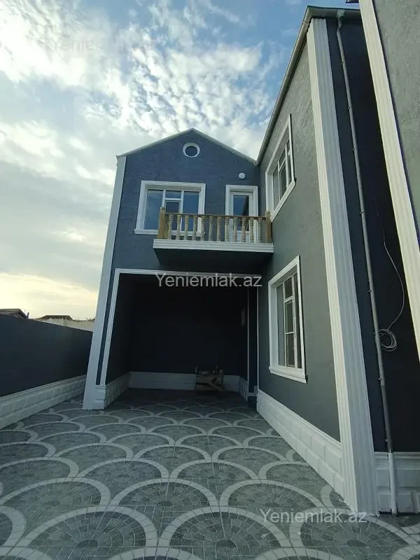 Satılır 5 otaqlı həyət evi 180 m²