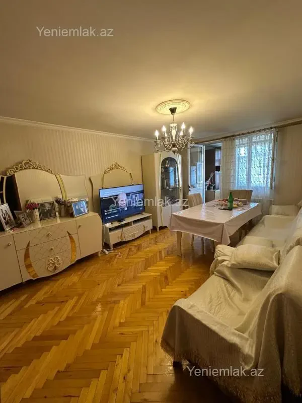 Satılır 3 otaqlı köhnə tikili 75 m²