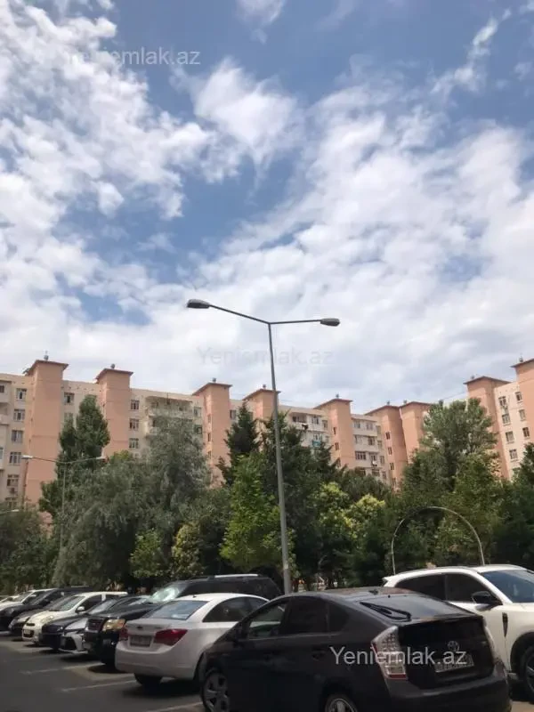 Satılır 2 otaqlı köhnə tikili 60 m²