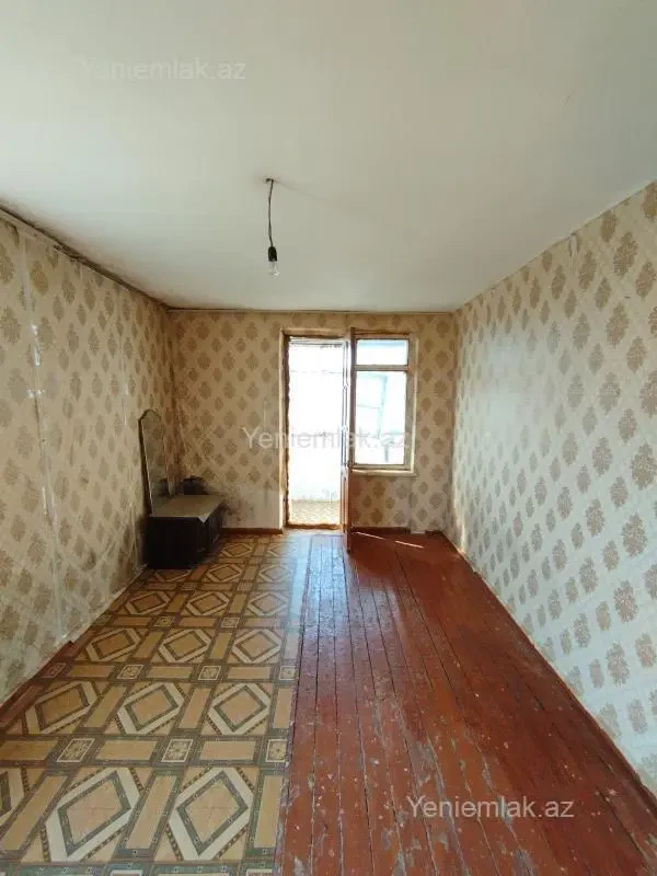 Satılır 1 otaqlı köhnə tikili 32 m²