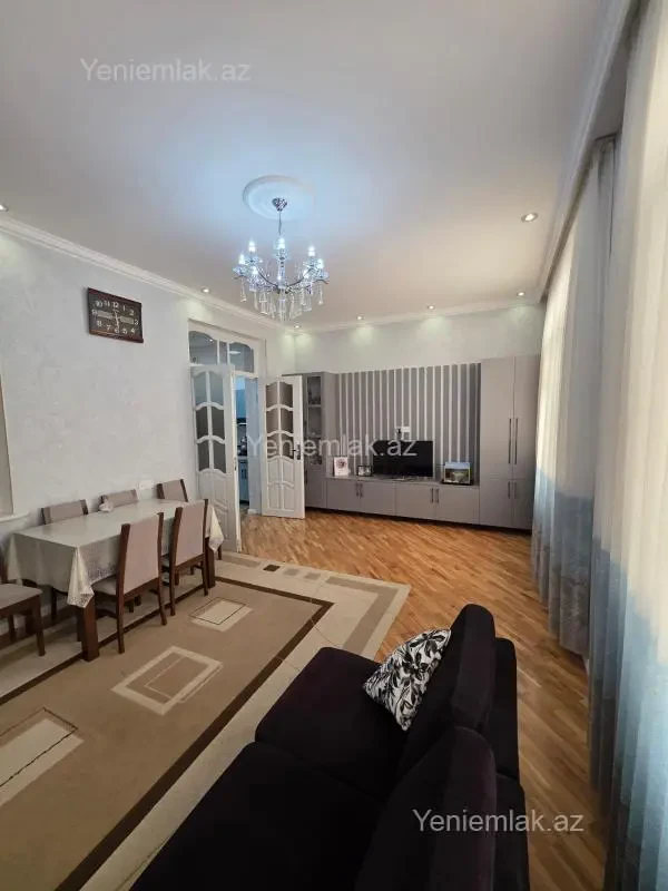 Satılır 3 otaqlı köhnə tikili 115 m²