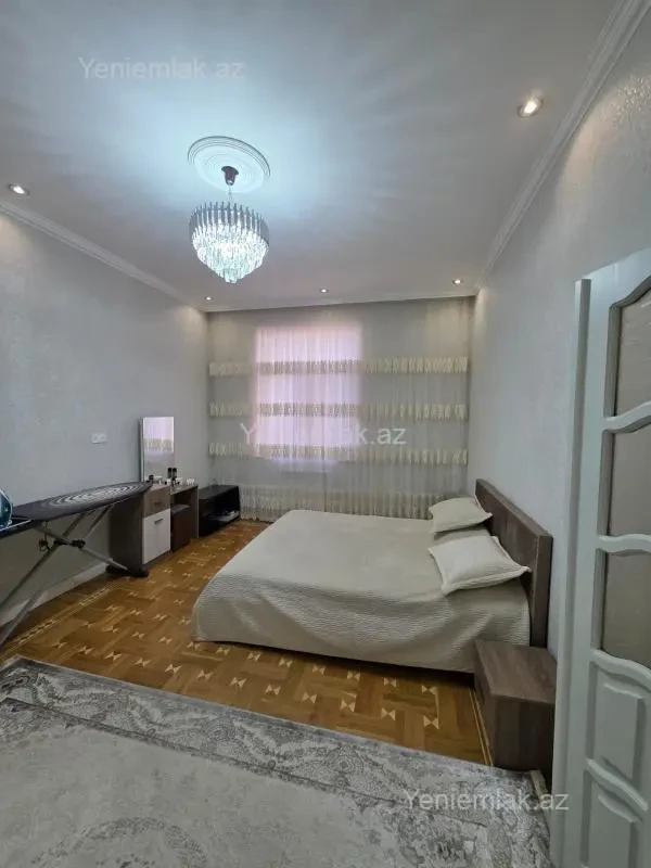 Satılır 4 otaqlı köhnə tikili 115 m²