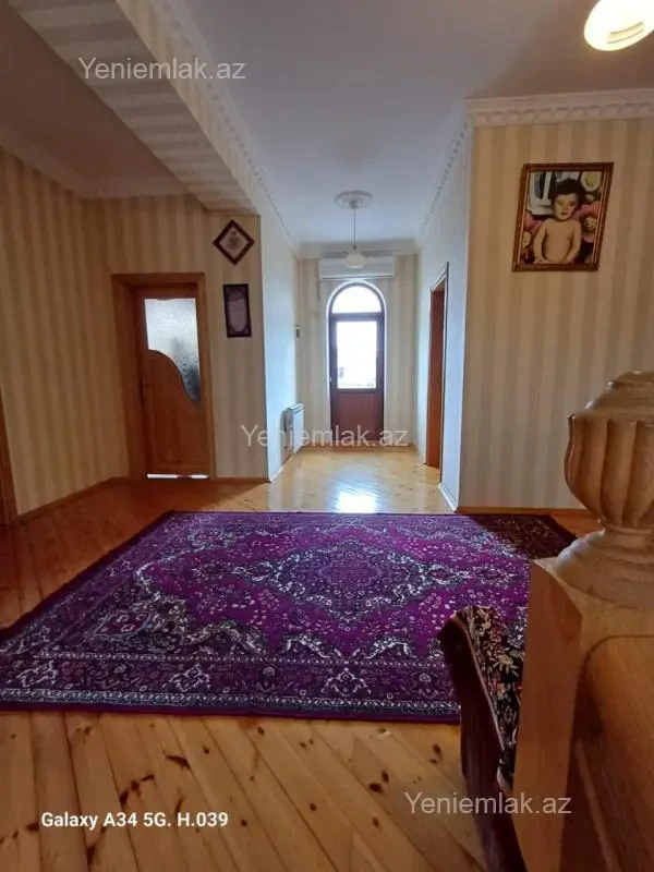 Satılır 8 otaqlı həyət evi 270 m²