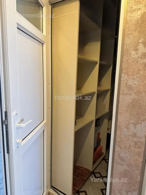 Satılır 2 otaqlı köhnə tikili 55 m²