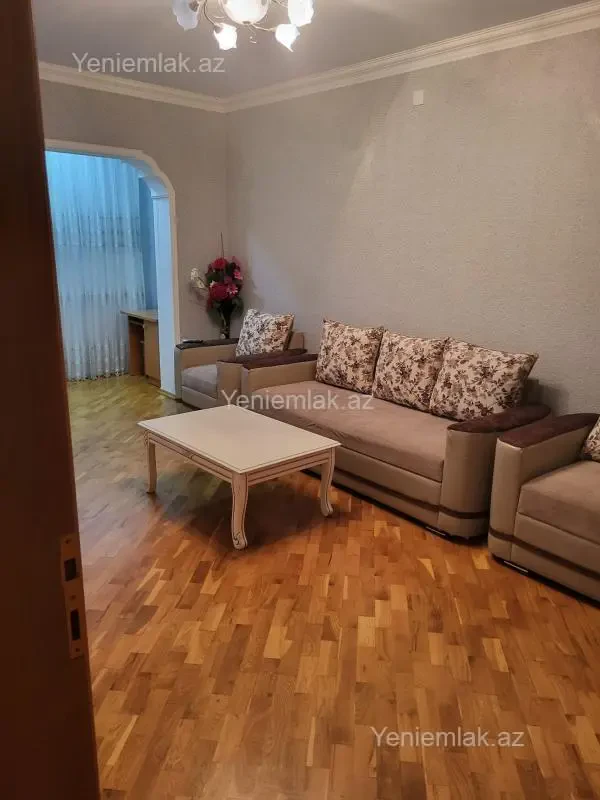 Satılır 3 otaqlı köhnə tikili 70 m²
