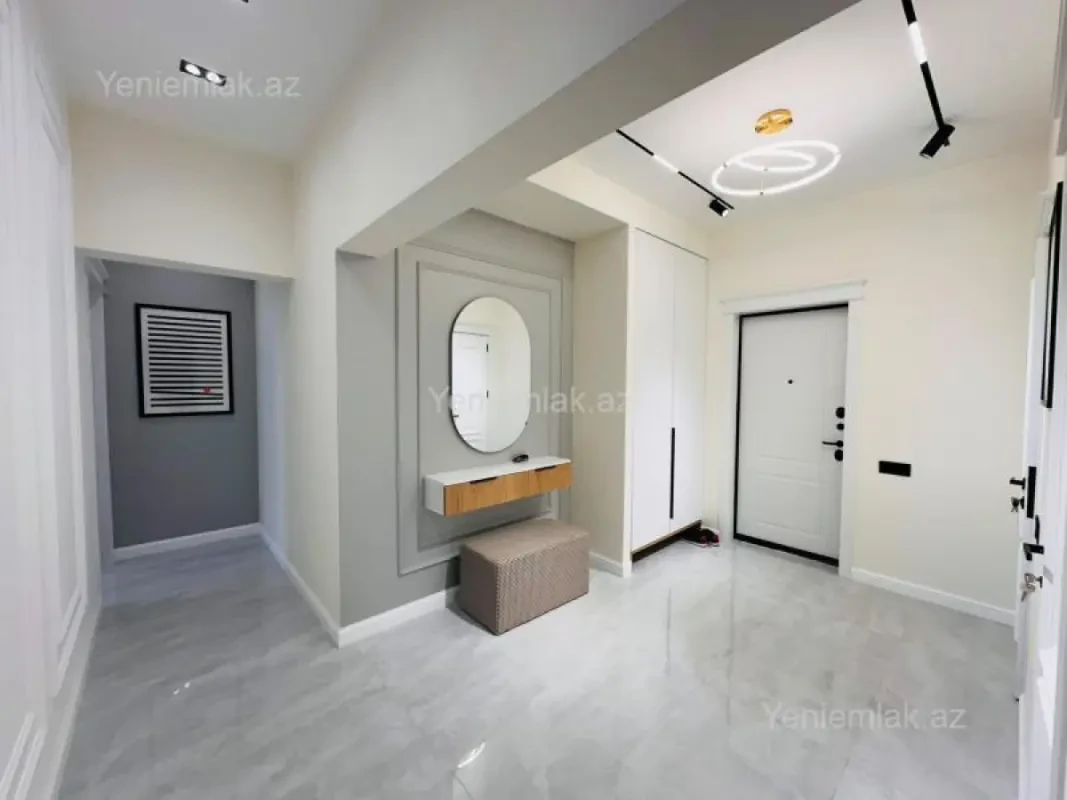 Satılır 3 otaqlı yeni tikili 82 m²