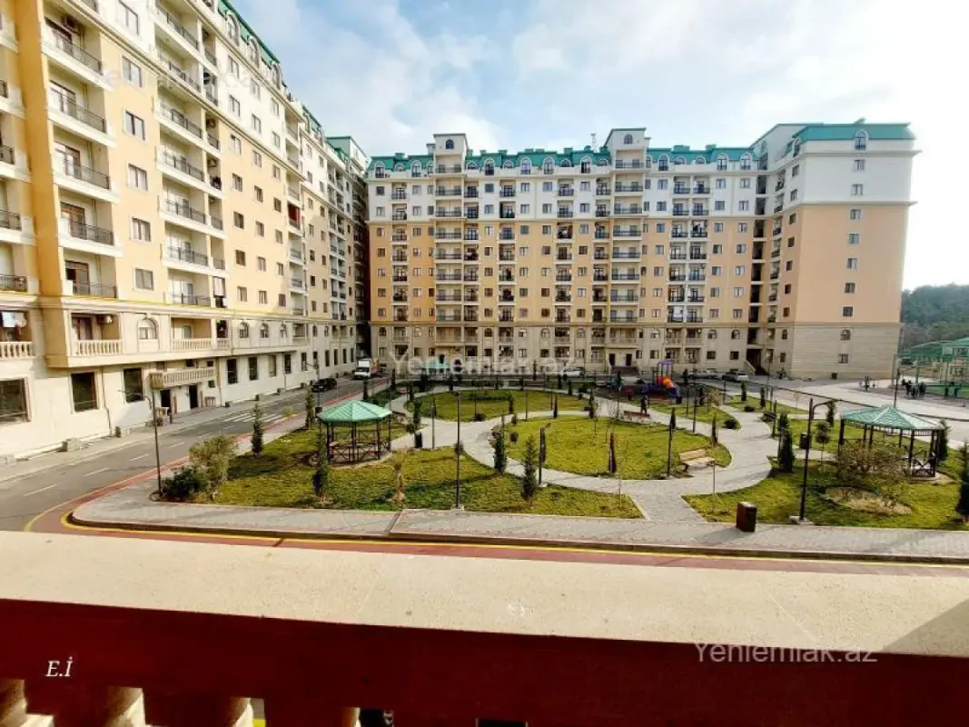Satılır 3 otaqlı yeni tikili 100 m²