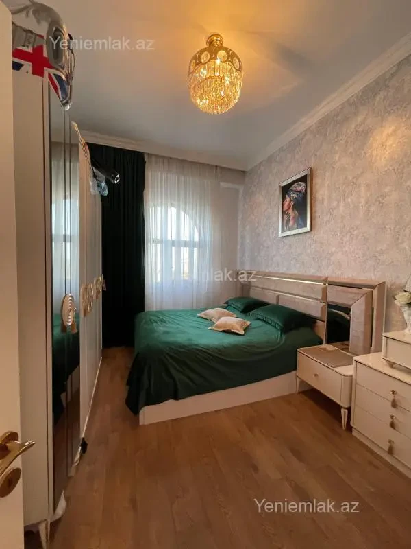 Satılır 3 otaqlı yeni tikili 80 m²