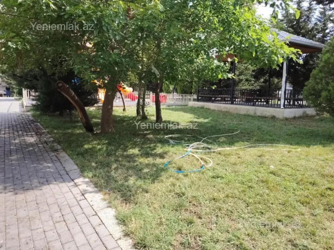 Satılır 3 otaqlı köhnə tikili 82 m²