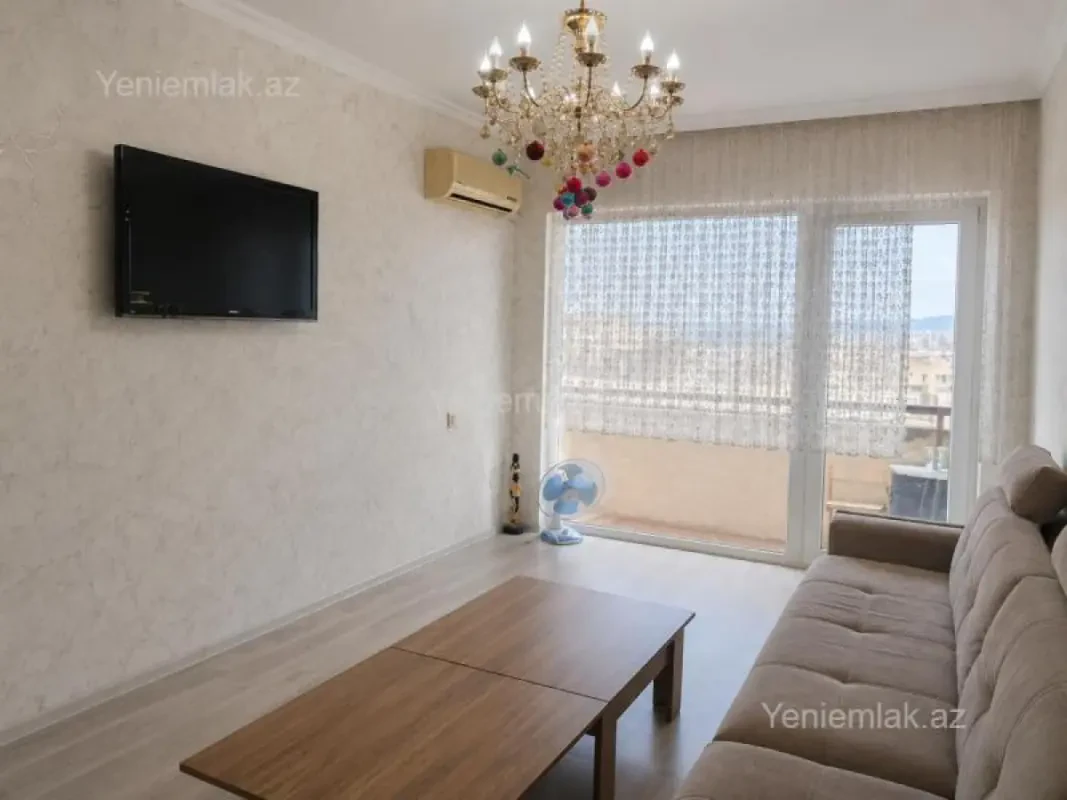 Satılır 2 otaqlı köhnə tikili 75 m²