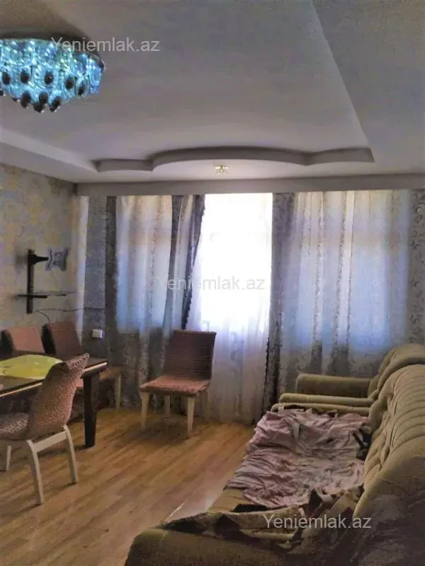 Satılır 4 otaqlı köhnə tikili 83 m²