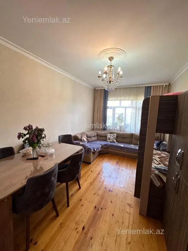 Satılır 2 otaqlı köhnə tikili 55 m²