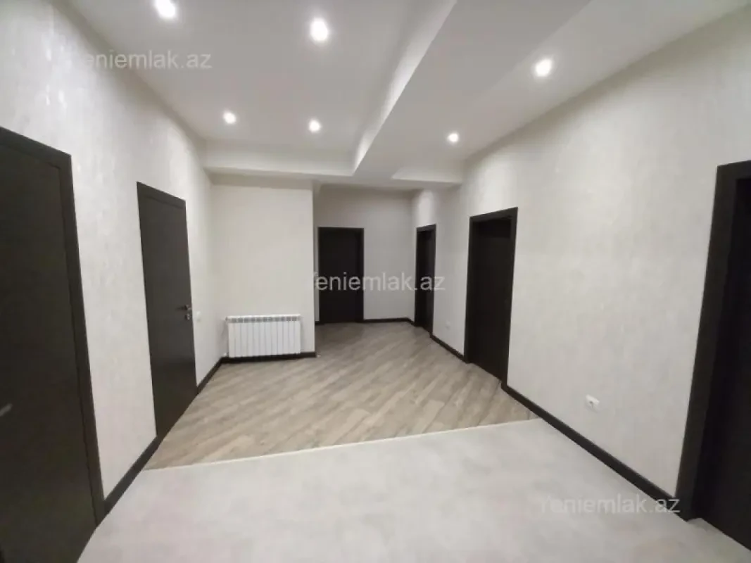 Satılır 4 otaqlı yeni tikili 160 m²