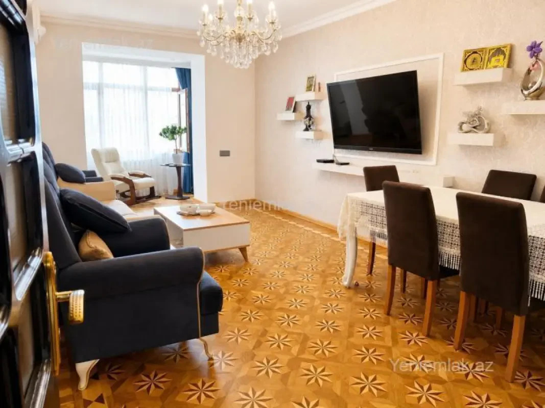 Satılır 3 otaqlı köhnə tikili 90 m²
