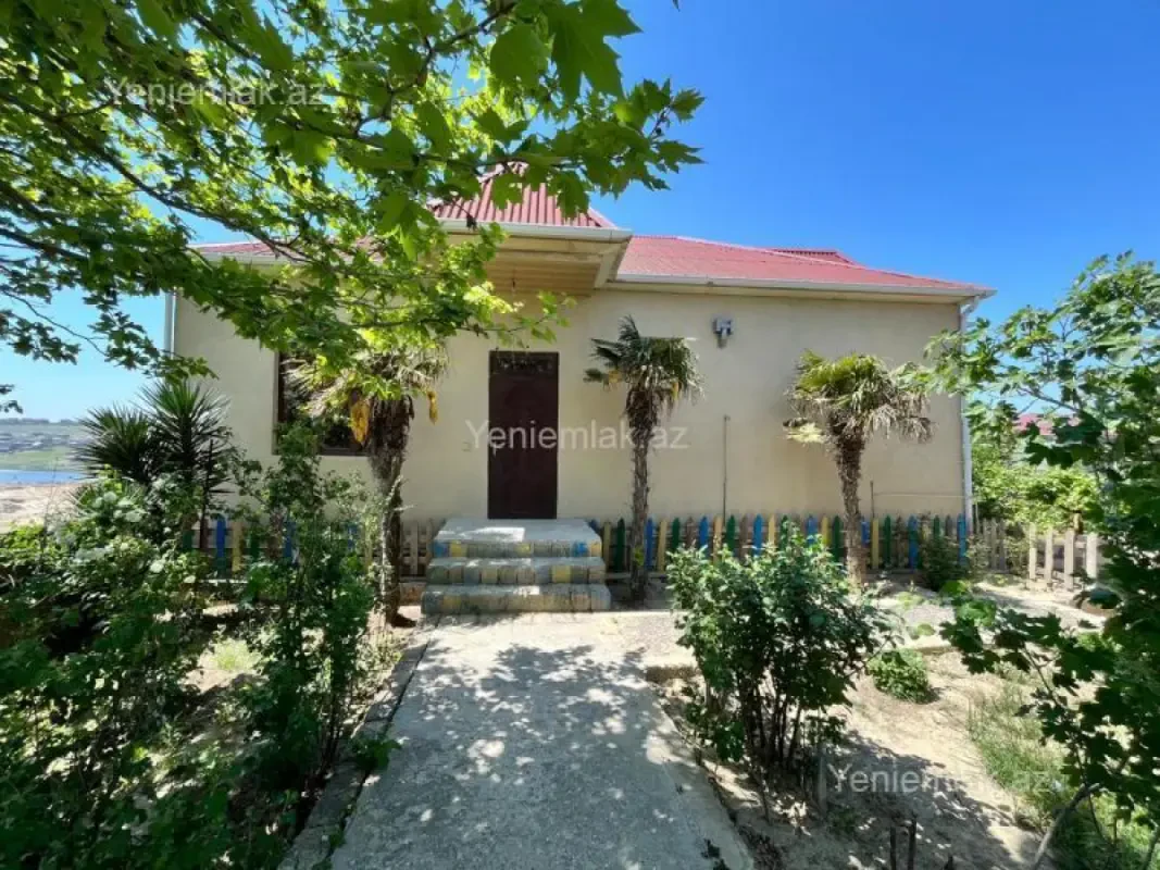 Satılır 6 otaqlı həyət evi 180 m²