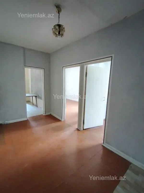 Satılır 2 otaqlı köhnə tikili 50 m²