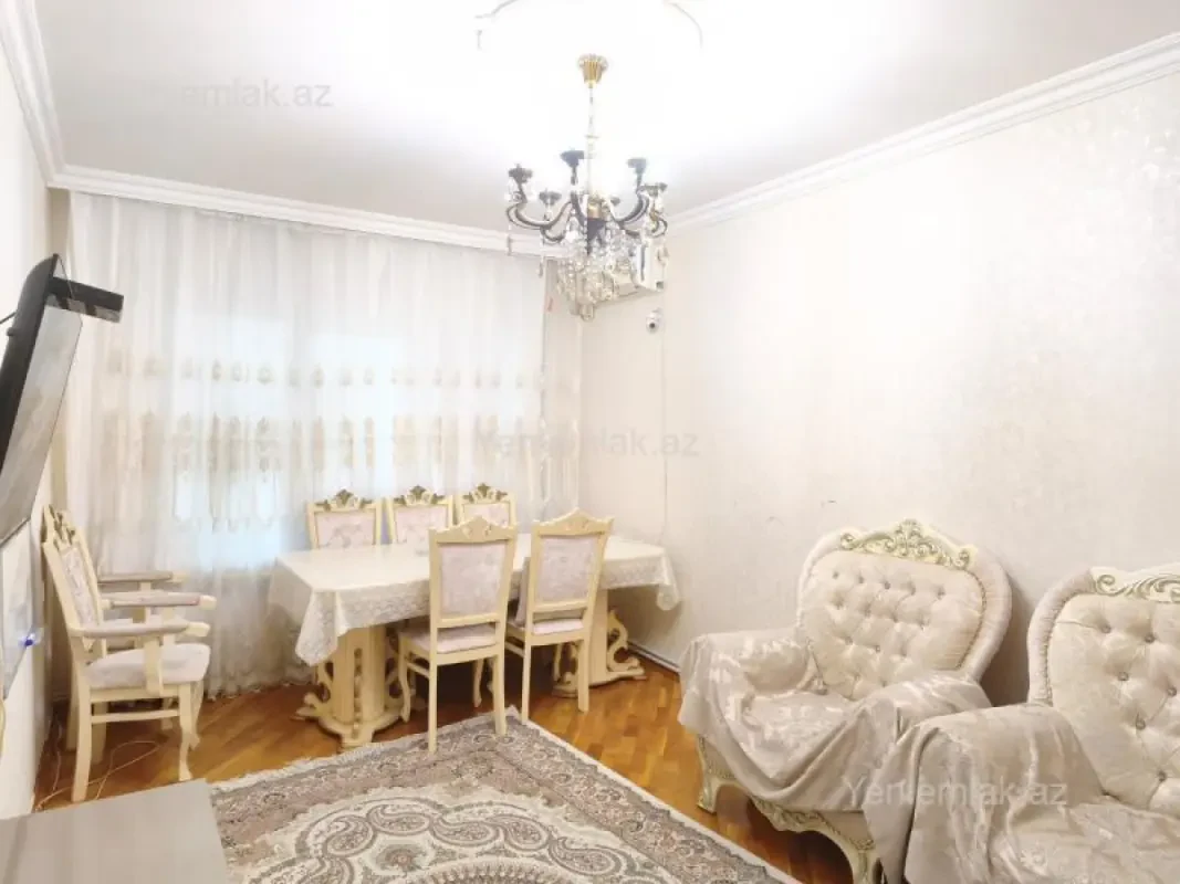 Satılır 3 otaqlı köhnə tikili 90 m²