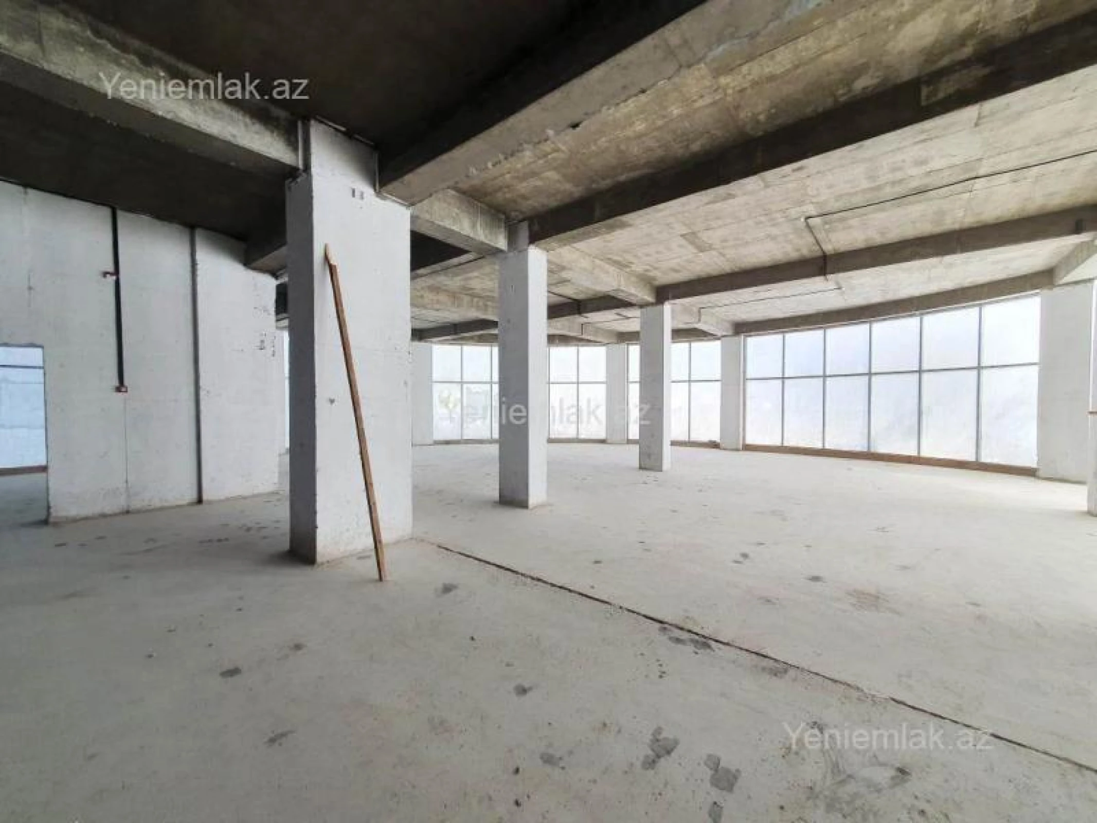 Satılır 16 otaqlı obyekt 1000 m²