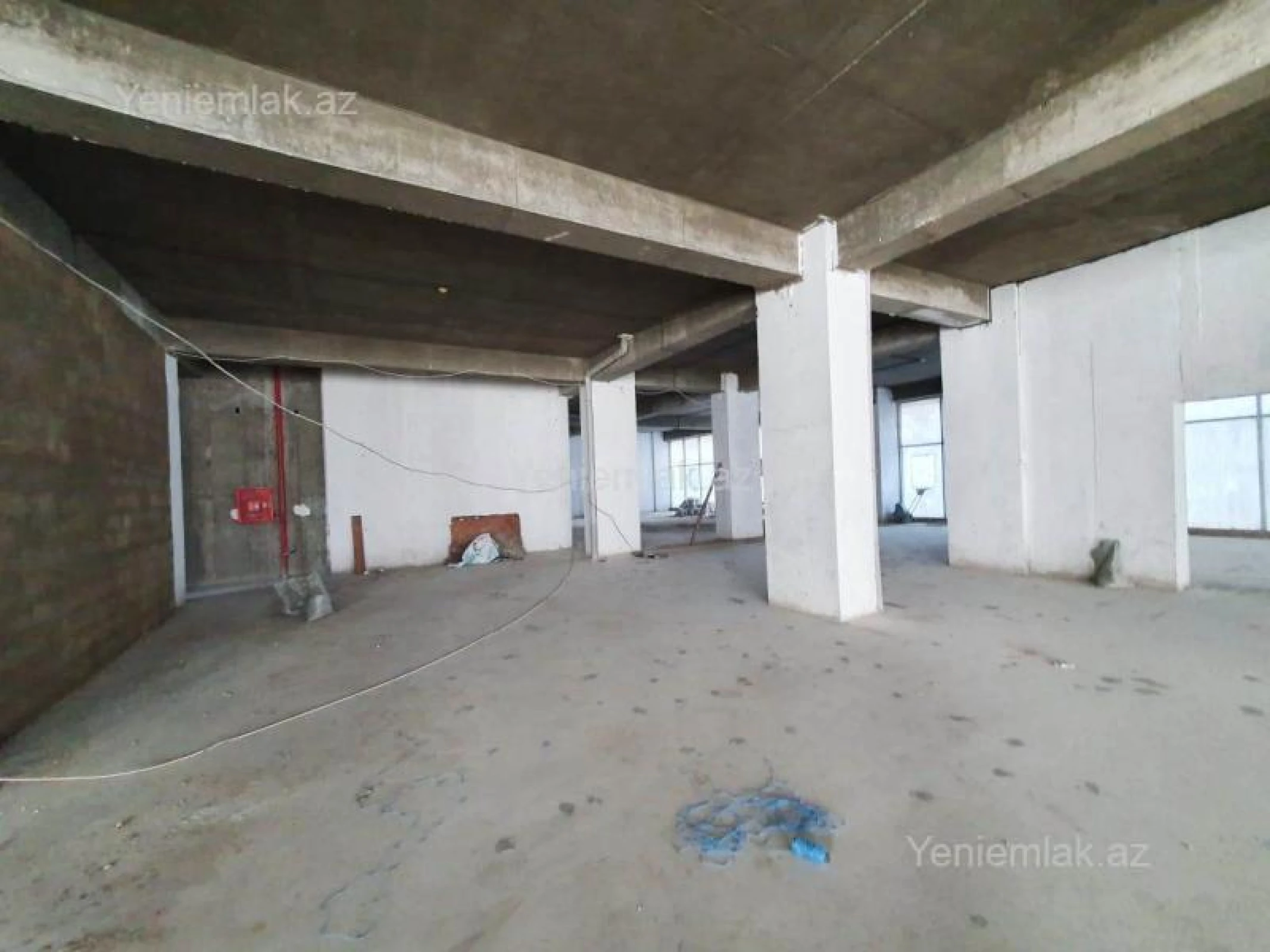 Satılır 16 otaqlı obyekt 1000 m²