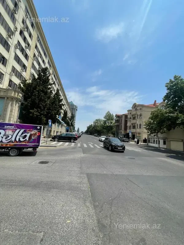 Satılır 6 otaqlı köhnə tikili 170 m²
