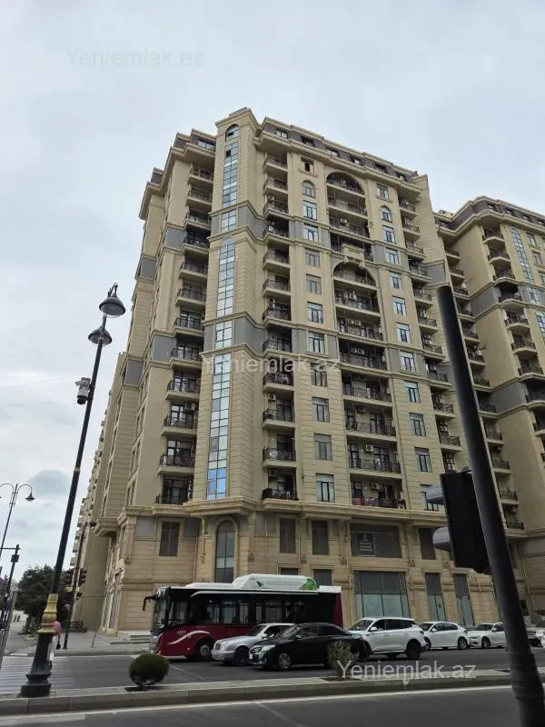 Satılır 2 otaqlı yeni tikili 75 m²