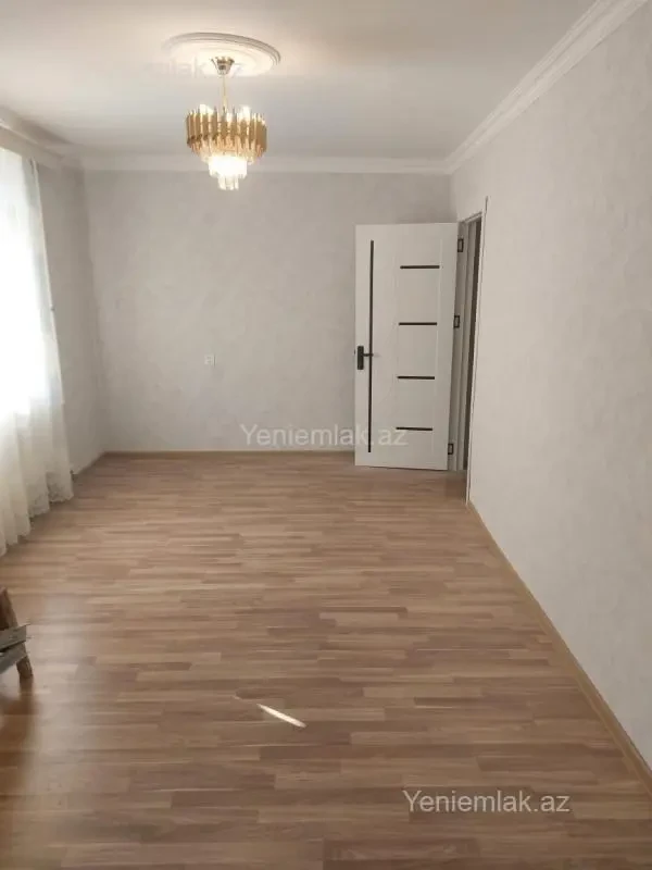 Satılır 1 otaqlı köhnə tikili 43 m²