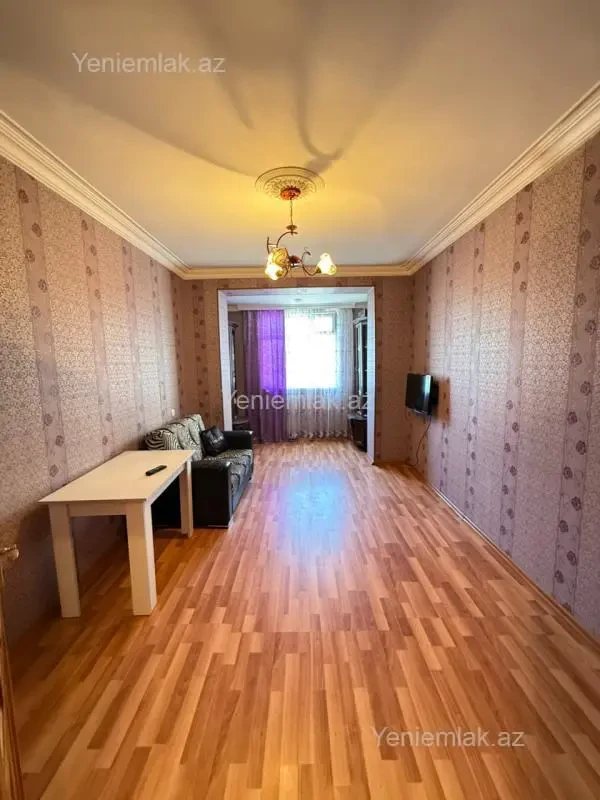 Satılır 2 otaqlı köhnə tikili 50 m²