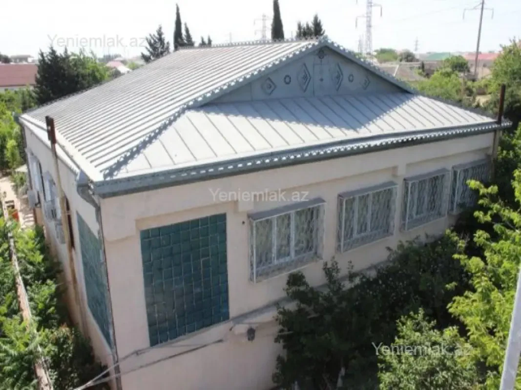 Satılır 3 otaqlı həyət evi 365 m²