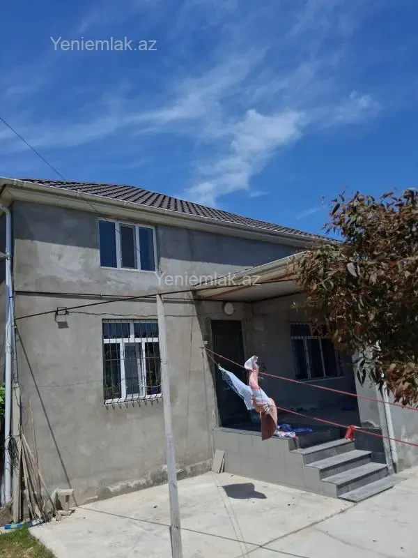 Satılır 4 otaqlı həyət evi 164 m²