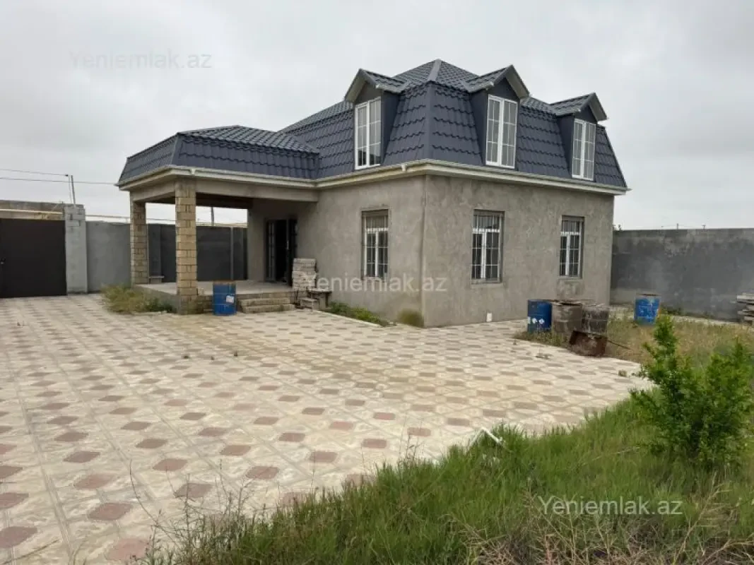 Satılır 4 otaqlı həyət evi 180 m²