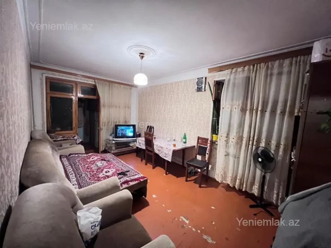 Satılır 1 otaqlı köhnə tikili 40 m²