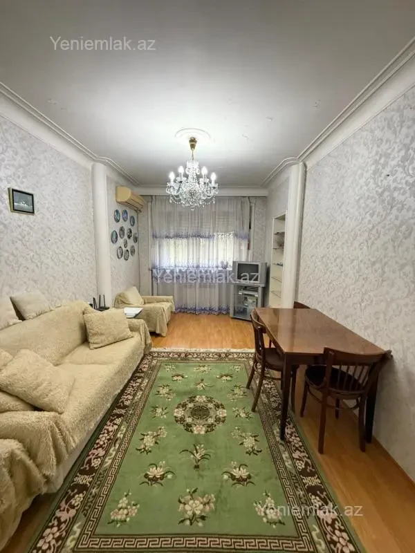 Satılır 2 otaqlı köhnə tikili 60 m²