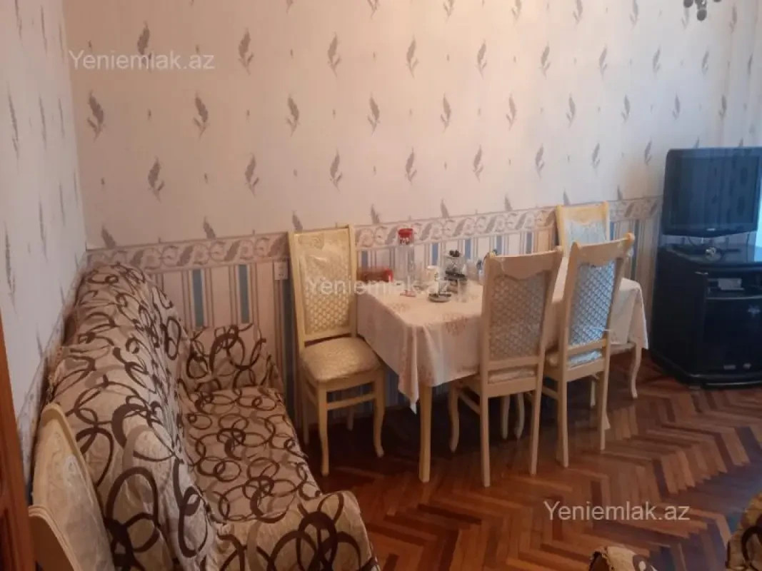 Satılır 4 otaqlı köhnə tikili 95 m²