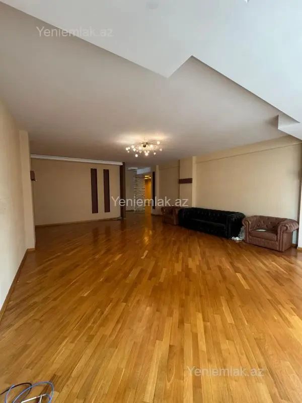 Satılır 4 otaqlı yeni tikili 230 m²