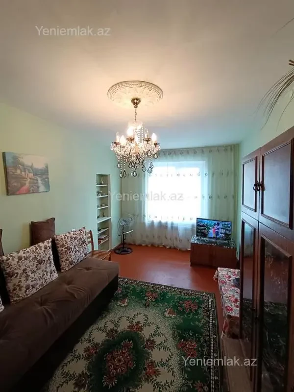 Satılır 3 otaqlı köhnə tikili 90 m²