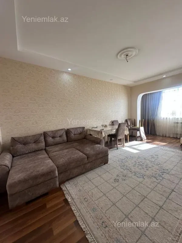 Satılır 4 otaqlı köhnə tikili 115 m²