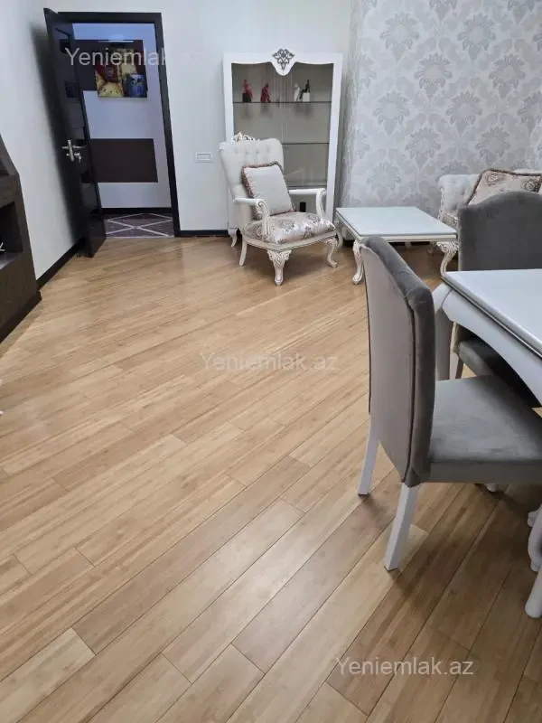 Satılır 3 otaqlı yeni tikili 120 m²