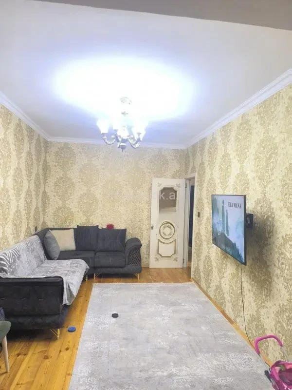 Satılır 3 otaqlı köhnə tikili 90 m²
