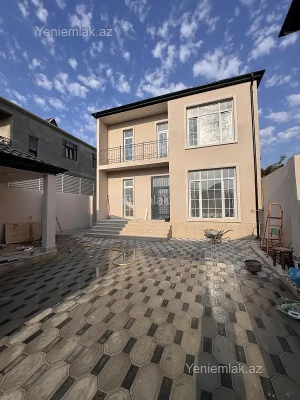 Satılır 4 otaqlı həyət evi 150 m²