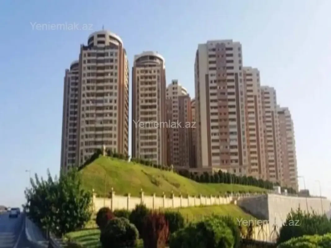 Satılır 3 otaqlı yeni tikili 105 m²
