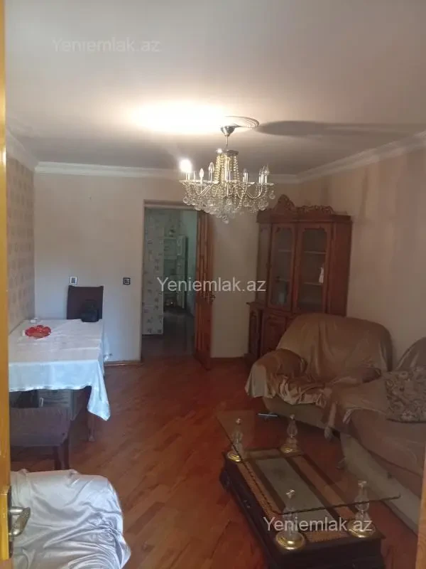 Satılır 3 otaqlı köhnə tikili 75 m²