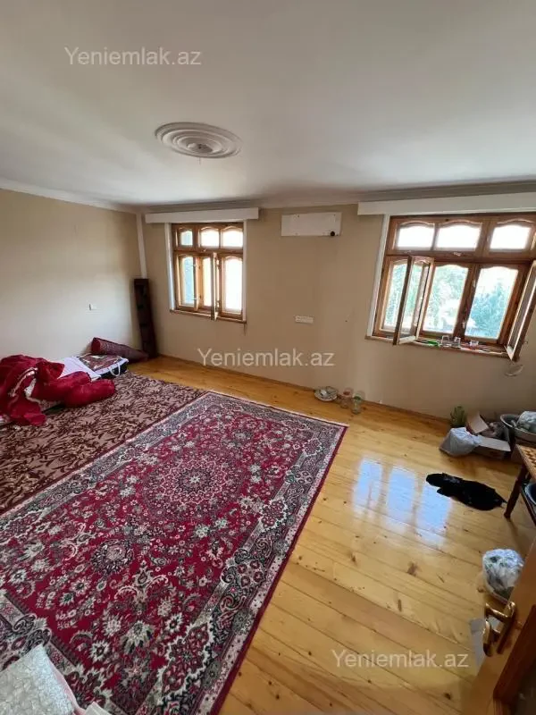 Satılır 5 otaqlı köhnə tikili 100 m²