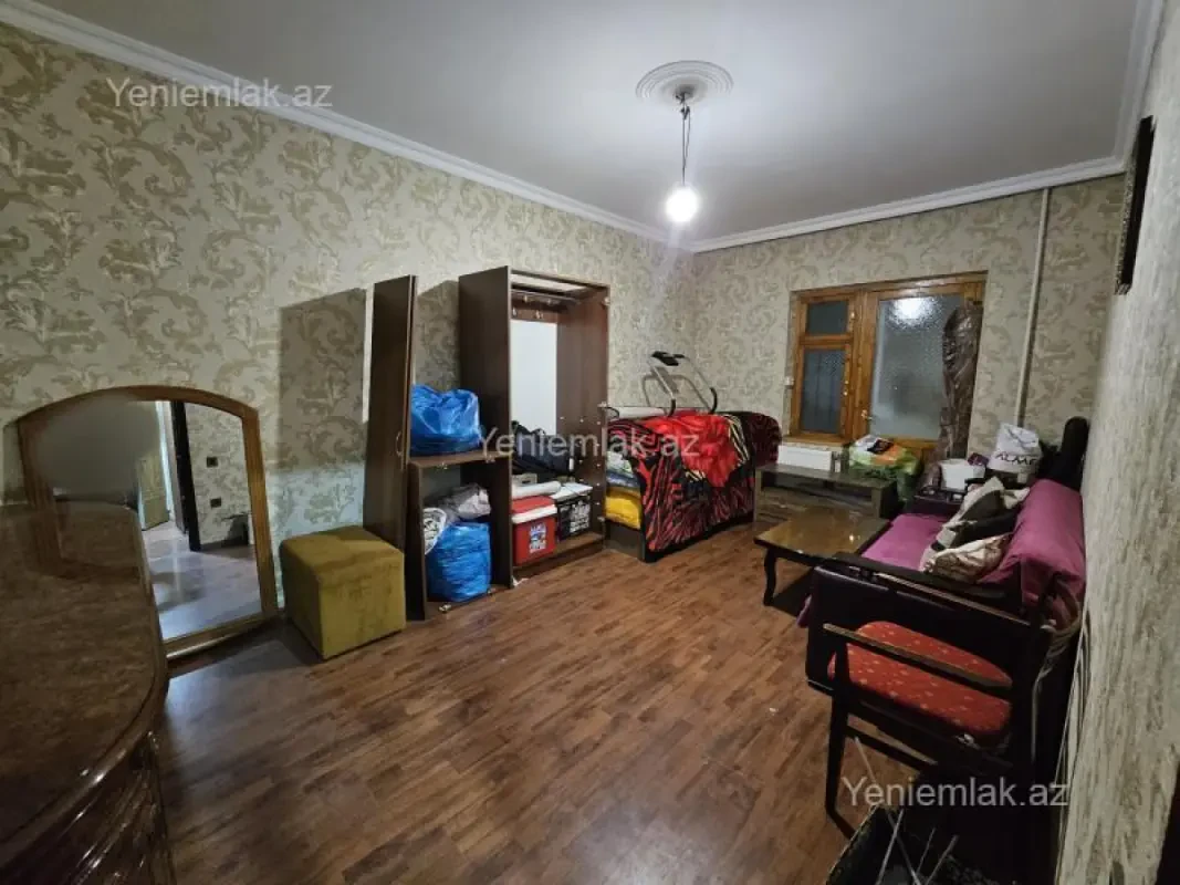 Satılır 1 otaqlı köhnə tikili 35 m²