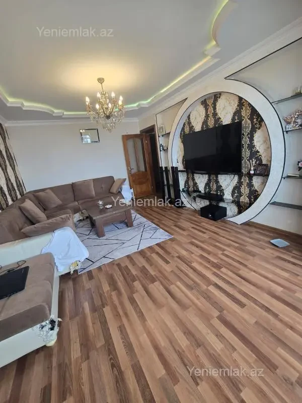 Satılır 4 otaqlı köhnə tikili 83.5 m²