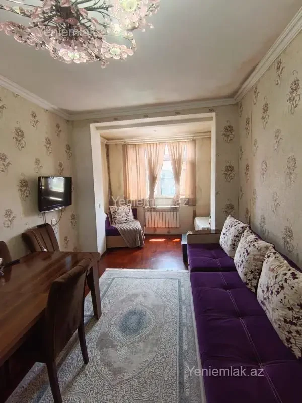 Satılır 3 otaqlı köhnə tikili 70 m²