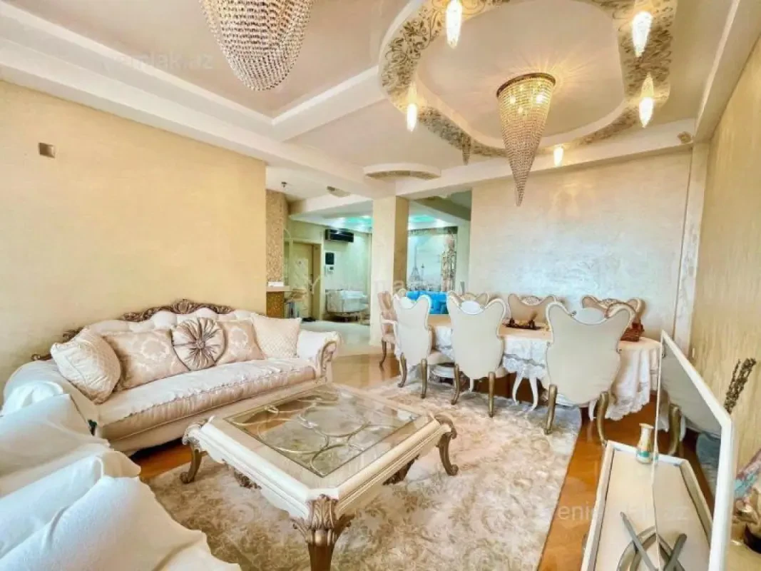 Satılır 3 otaqlı yeni tikili 135 m²