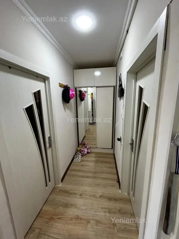 Satılır 2 otaqlı köhnə tikili 52 m²